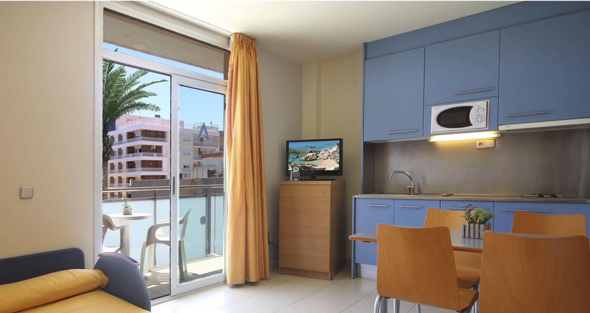 Aqua Hotel Nostre Mar Apartments Pineda de Mar Ngoại thất bức ảnh